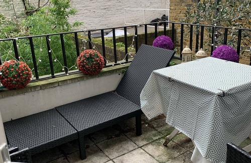 Royal Borough of Kensington and Chelsea Apartment | Prime Location High St Kensington Victorian Raised Ground Flat Private Terrace