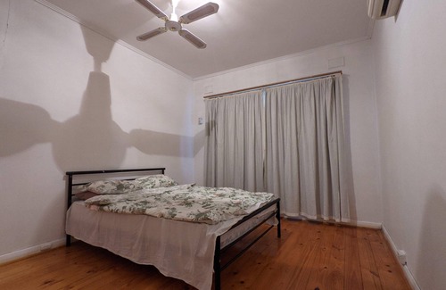 Lockleys House | Prime location Lockleys home with free parking