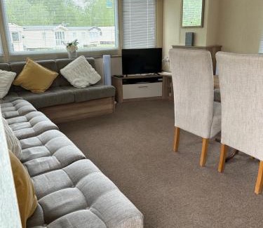 Tattershall House | Prime Location & Luxurious Hot Tub
