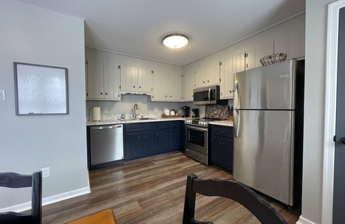 North Chesterfield House | Prime location! Minutes to RVA downtown, UVA, and top hospitals. Act now!