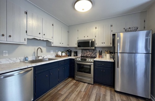North Chesterfield House | Prime location! Minutes to RVA downtown, UVA, and top hospitals. Act now!