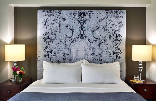 West Plaza Hotel | Prime Location, Near Country Club Plaza, Minutes to Fountain Of Neptune