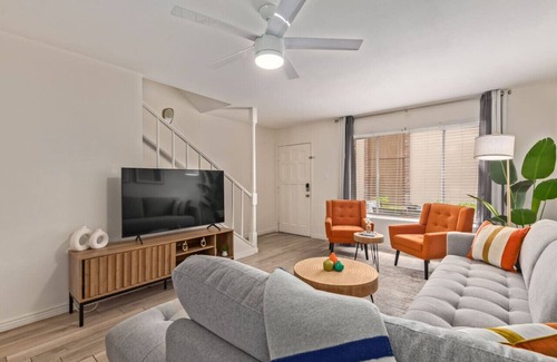 Fashion Square House | Prime Location | Pool | Parking @ Scottsdale Oasis
