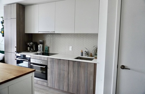 St. Lawrence Condo | Prime Location, Premium Comfort: Unforgettable Stay in Toronto!