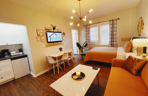South Beach Hotel | Prime Location Room | Queen Bed + Sofa Bed | Free Beach Chairs & More