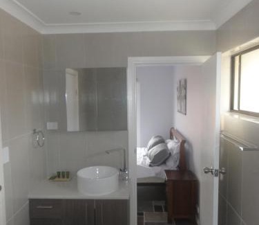Brompton House | Prime location & spacious