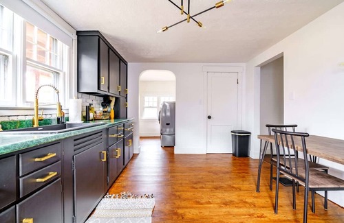 Chillicothe House | Prime Location Top Rated Clean Parking Free