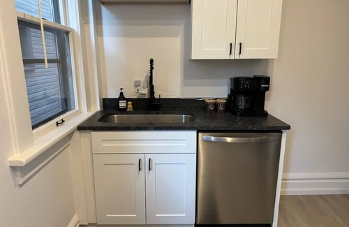 Victorian Village House | Prime Location Top Rated Free Parking