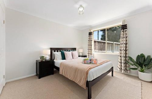North Rocks House | Prime Location - Walk to Shops & Easy Transport
