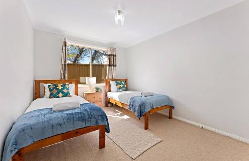 North Rocks House | Prime Location - Walk to Shops & Easy Transport