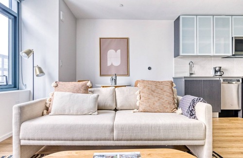 Shawmut Apartment | Prime NewCo South End Studio near Ink Block w. W/D and Gym by Blueground