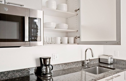 West End Apartment | Prime North Station 1BR w/Gym + Roofdeck, near TD Garden by Blueground