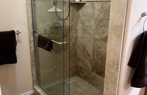 Fountain Hills Condo | Prime retreat location-1/2 mile to Fountain Park and restaurants.