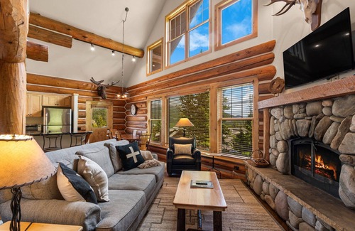 Powder Ridge Ski Chalet | Prime Ski-In/Ski-Out Big Sky Powder Ridge Cabin