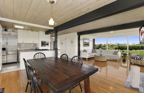 Bridgehampton Cottage | > Prime Waterfront Location, Private, Dock, 5 minute Walk to Ocean & Beach <