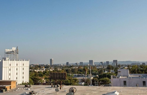 West Hollywood House | PRIME WEST HOLLYWOOD LUXURY APARTMENT 2