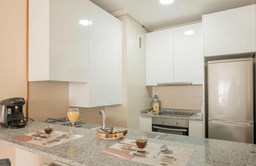Vigo Apartment | Primera Linea de Playa Samil Costa con Garaje Incluido