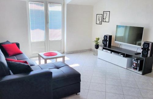 Primosten Burnji Apartment | Primošten Apartman Dino