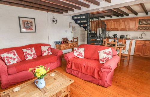 Milford Haven Cottage | Primose Cottage