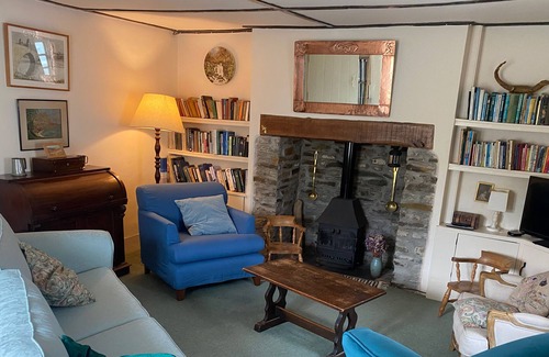 Instow Cottage | Primrose Cottage: 6-bed traditional seaside cottage with garden