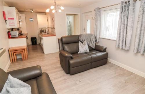 Beadnell House | Primrose Cottage