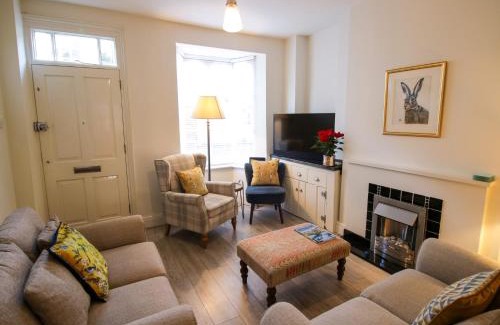 Winchcombe House | Primrose Cottage