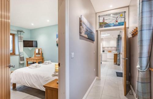 Holyhead House | Primrose Cottage