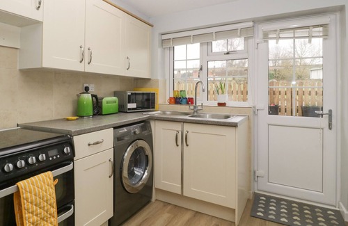 Dilton Marsh Cottage | PRIMROSE COTTAGE, pet friendly, with a garden in Warminster