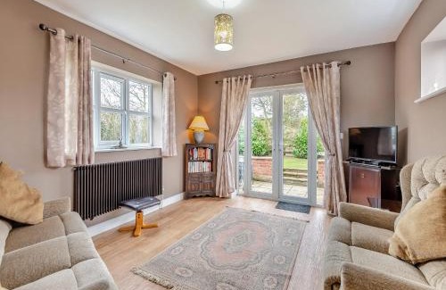 Alford House | Primrose Cottage - Uk48563