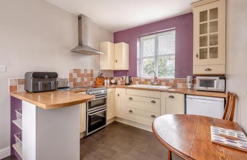 Alford House | Primrose Cottage - Uk48563
