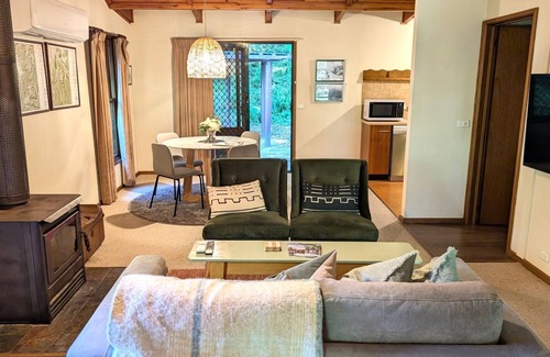 Wandiligong Cottage | Primrose Cottage Wandiligong