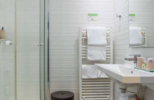 Quartier des Grandes-Carrieres Hotel | Prince Albert Montmartre