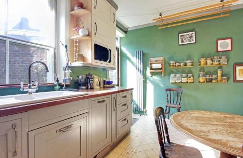 Wadsworth House | Prince Albert's Place