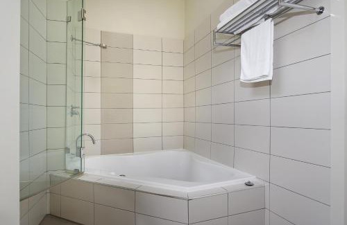 Wagga Wagga Hotel | Prince of Wales Hotel