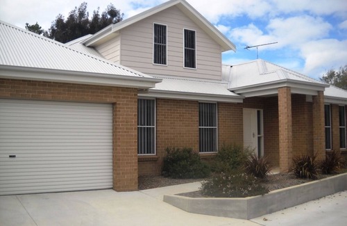 Orange Villa | Prince Street Executive Villa