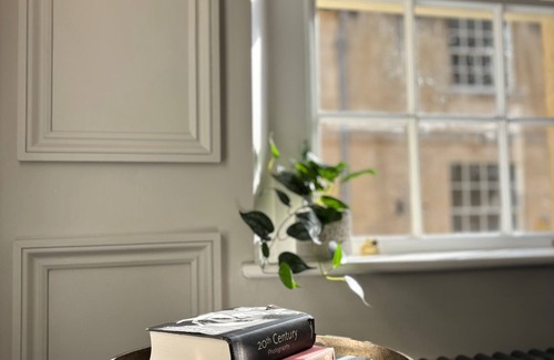 Bath City Centre Apartment | Princes Street Townhouse