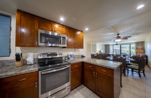 Princeville Hotel | Princeville's Best-Kept Secret! 2 Spacious Units, Swimming Pool, Full Kitchen!