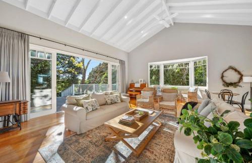 Katoomba House | Prior Lodge