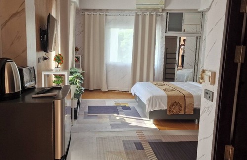 Pratumnak Hill Hotel | Priory Hillside Residence