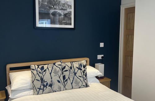 Burford House | Priory Tearooms Burford With Rooms