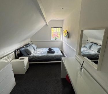 Eaton Apartment | Pristine 2 bedroom apartment with off street parking