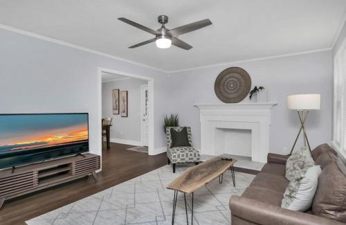 Columbia House | Pristine 3BR-Centrally located