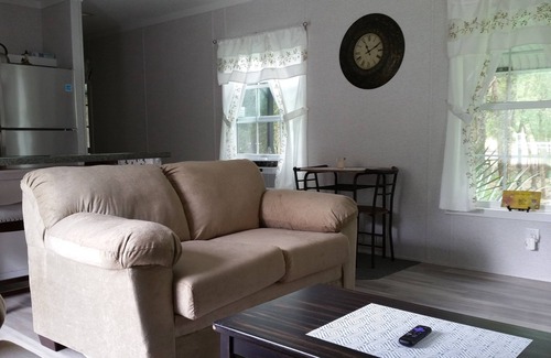 Crystal River House | PRISTINE AIR 2 ACRES CLEANSED DAILY BY HUGE OAKS, PALMS AND GULF BREEZES