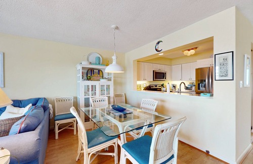 Heron Harbour Isle House | Pristine bay front townhome in Ocean City: Sweeping views, modern amenities