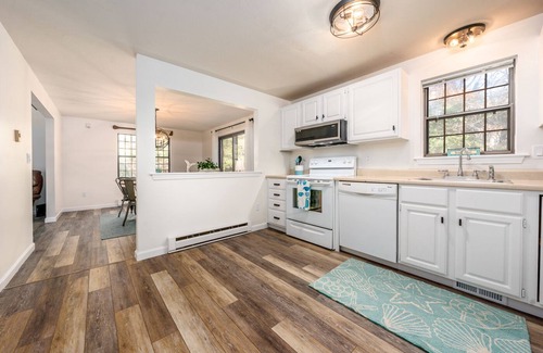 Osterville House | Pristine Beach House in Convenient Neighborhood! Barnstable Beach Pass Included