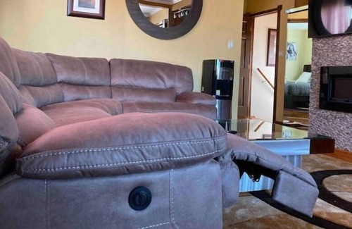 Valley Stream Bed & Breakfast | Pristine & Luxury 3 Bed and Breakfast JFK NYC