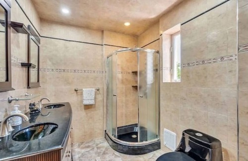 Valley Stream Bed & Breakfast | Pristine & Luxury 3 Bed and Breakfast JFK NYC