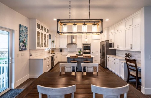 Pleasant Grove House | Pristine New*Home w/Hot Tub , 4 Bd 3.5 bth|Slps 18