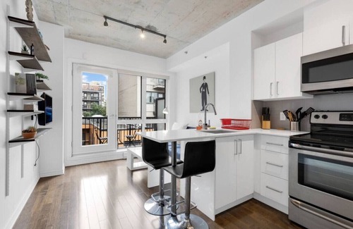 Milton Park Apartment | Pristine Parc Avenue Pad