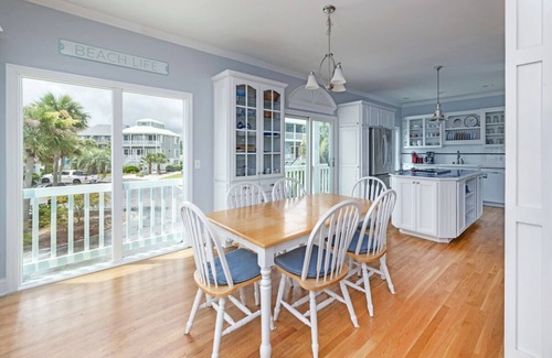 Oceanmarsh Subdivision House | Pristine pet-friendly home with water views and shared beach access